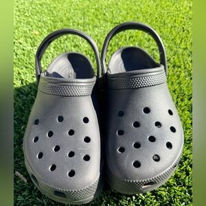 CROCS Black platform Clogs with detachable Pearl Chain Detail size 8